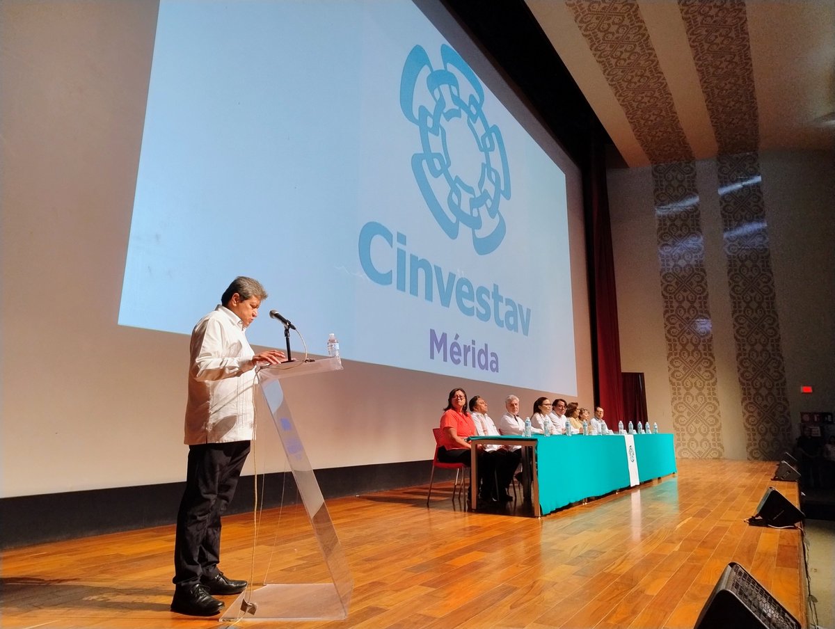 "Cinvestav Mérida nació de un programa visionario para impulsar la ciencia y tecnología fuera de la CDMX, buscando un desarrollo equitativo y extendido por todo el país".
Palabras de Alberto Sánchez Hernández, director general del Cinvestav en el cierre de la entrega de premios.
