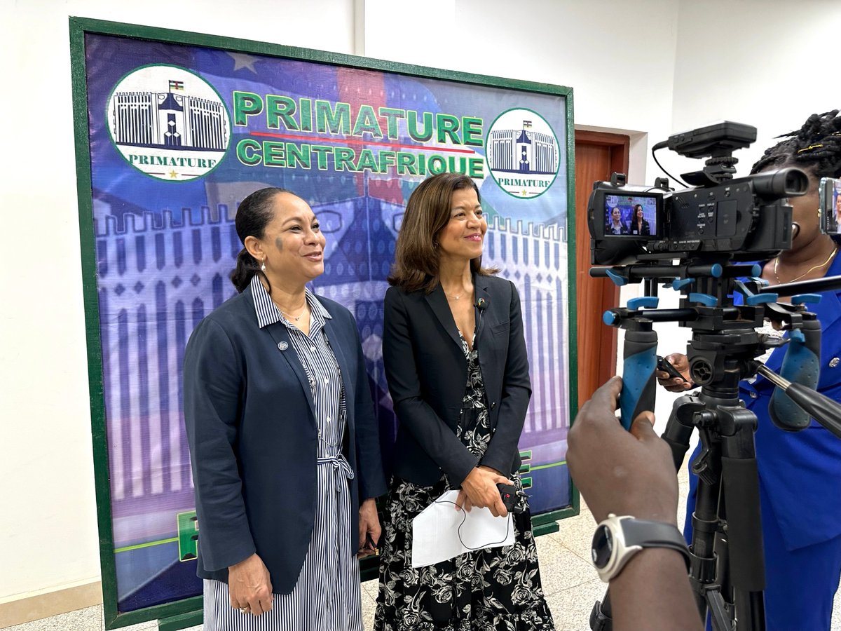 UNOPS Afrique centrale (@unops_afrcent) on Twitter photo En visite officielle en #RCA, Mme <a href="/dal_goncalves/">Dalila Alexandra RAMOS MOREIRA GONCALVES</a> a été reçue par S.E. M. <a href="/moloua_felix/">Félix Moloua</a>, Premier Ministre. Ils ont échangé sur le renforcement du partenariat UNOPS-Gouvernement 🇨🇫 et l’appui au Programme National de #Développement. En visite officielle en #RCA, Mme <a href="/dal_goncalves/">Dalila Alexandra RAMOS MOREIRA GONCALVES</a> a été reçue par S.E. M. <a href="/moloua_felix/">Félix Moloua</a>, Premier Ministre. Ils ont échangé sur le renforcement du partenariat UNOPS-Gouvernement 🇨🇫 et l’appui au Programme National de #Développement.