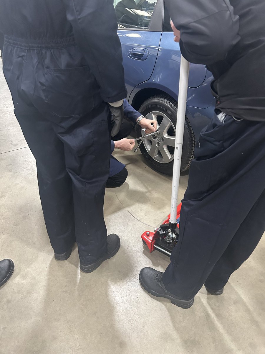 NLC Pathways Programme (@pathwaysnlc) on Twitter photo Our mechanics group has been learning new skills and gaining experience in mechanics <a href="/Bosch_STB_LAGTA/">Bosch Training Eurocentral</a>. Working on wheels, tyres, and exhausts. Our mechanics group has been learning new skills and gaining experience in mechanics <a href="/Bosch_STB_LAGTA/">Bosch Training Eurocentral</a>. Working on wheels, tyres, and exhausts.