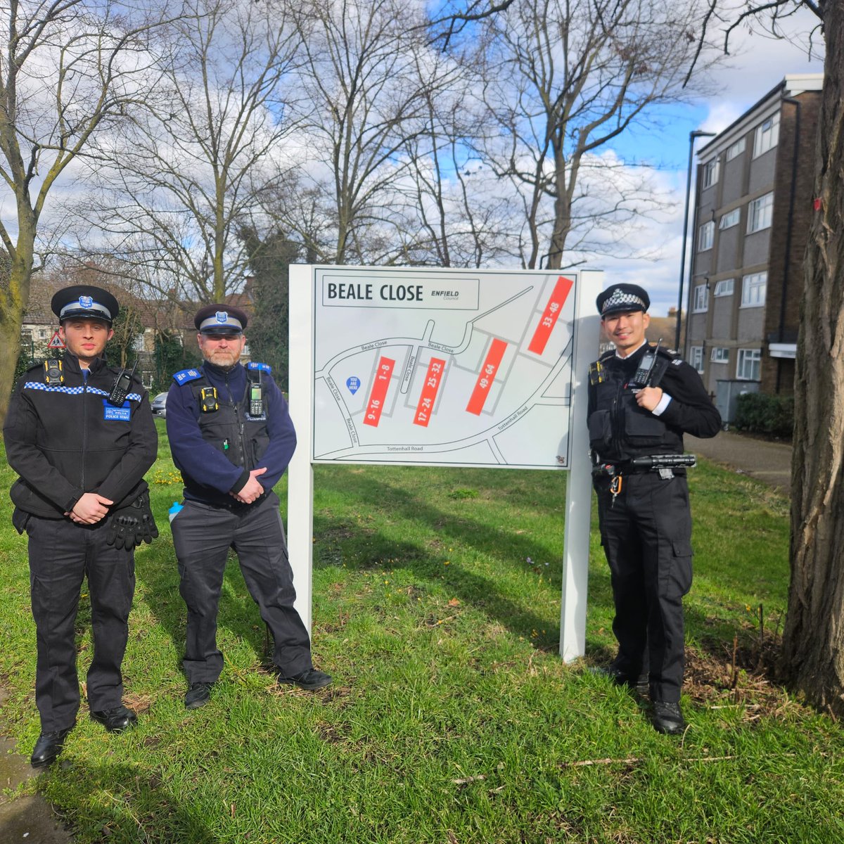 Today <a href="/MPSBowes/">Bowes Police</a> team met up with officers from <a href="/EnfieldCouncil/">Enfield Council</a> for a walk around Beale Close to speak to residents and look at issues reported.