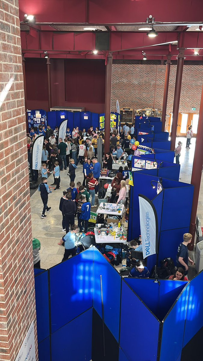 #VEXNationalFinalsIE qualifying done 104 teamwork matches complete. Voices is golfing on so far. Finals are coming.