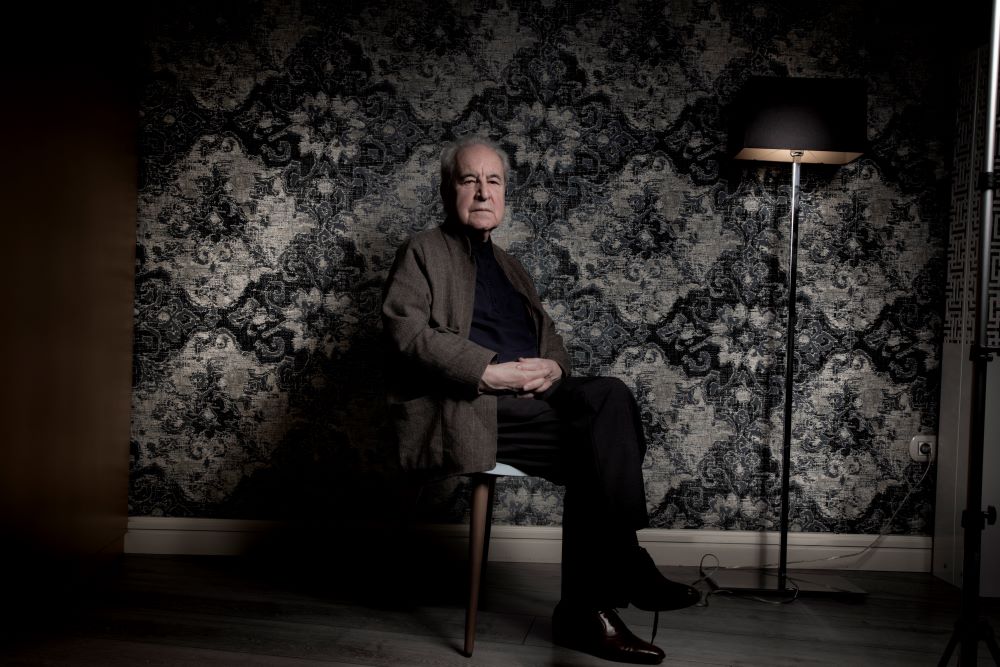 viglesiasphoto's tweet photo. Mis fotos a John Banville con  @J_Ors @zendalibros @AlfaguaraES @penguinrandom 
 https://t.co/x0HbP8RlLS
#victoriaiglesias #johnbanville https://t.co/sZ95EDGtrj