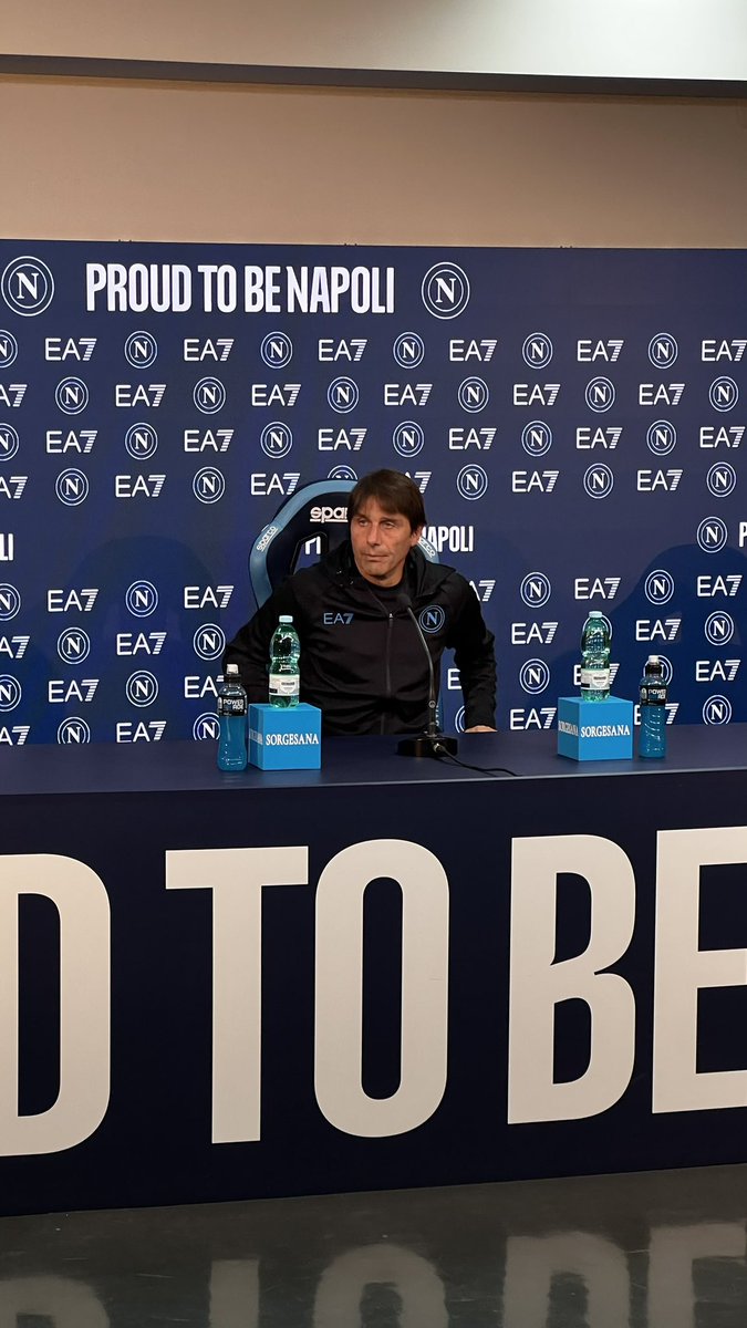 Cambia l’orario della conferenza stampa: domani #Conte parlerà alla vigilia di #NapoliInter alle 13:30 🗯️