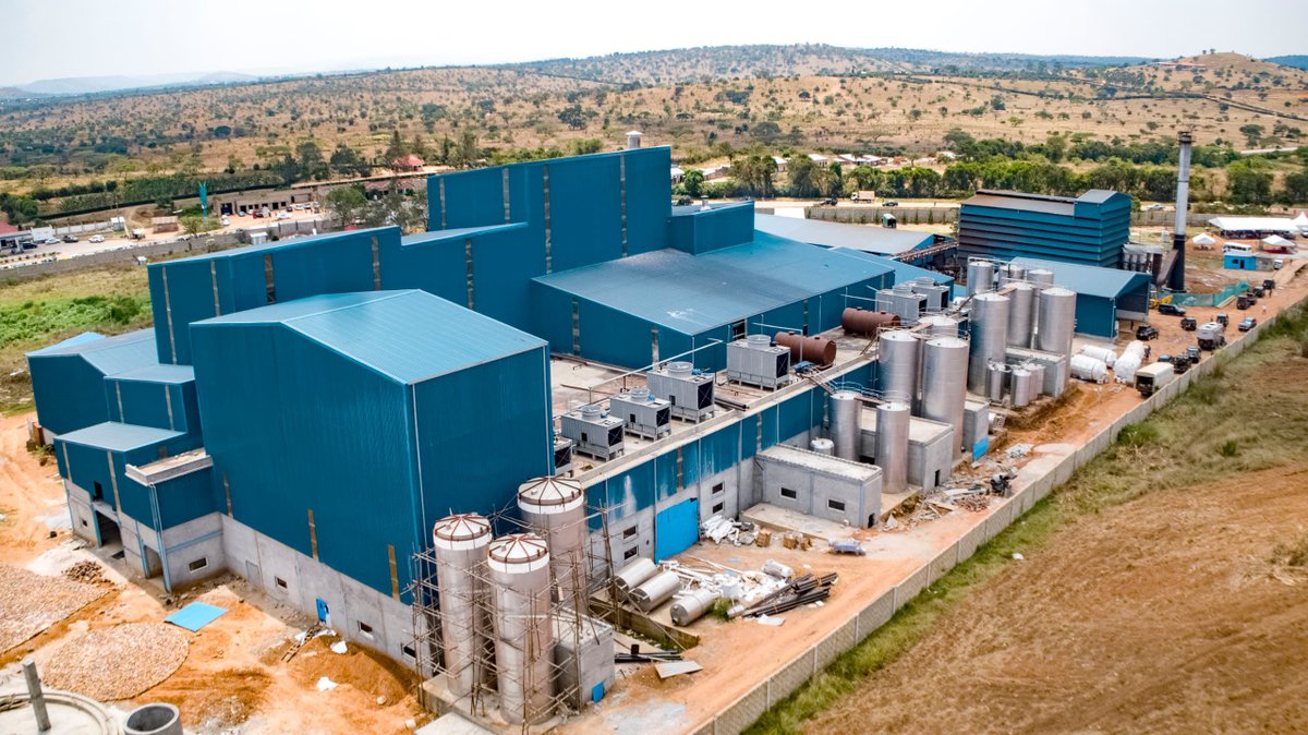 KagutaMuseveni's tweet photo. Maama Janet and I commissioned a milk processing plant in Kiruhura District on our way to Rwampara. This facility owned by Benni Foods Limited is very welcome

They are in the right place at the right time, and  have made a good decision. The global demand for milk  is significant. We will ensure they receive a consistent electricity supply by providing a dedicated line 

On the other hand, Farmers in the area should grow grass to feed their cows, which positively impacts milk production.