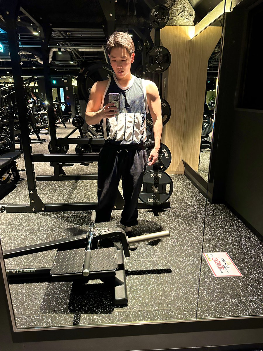 今日から少し脂質を減らしてるよ。。
これからも頑張っていこう😌
#筋トレ #減量