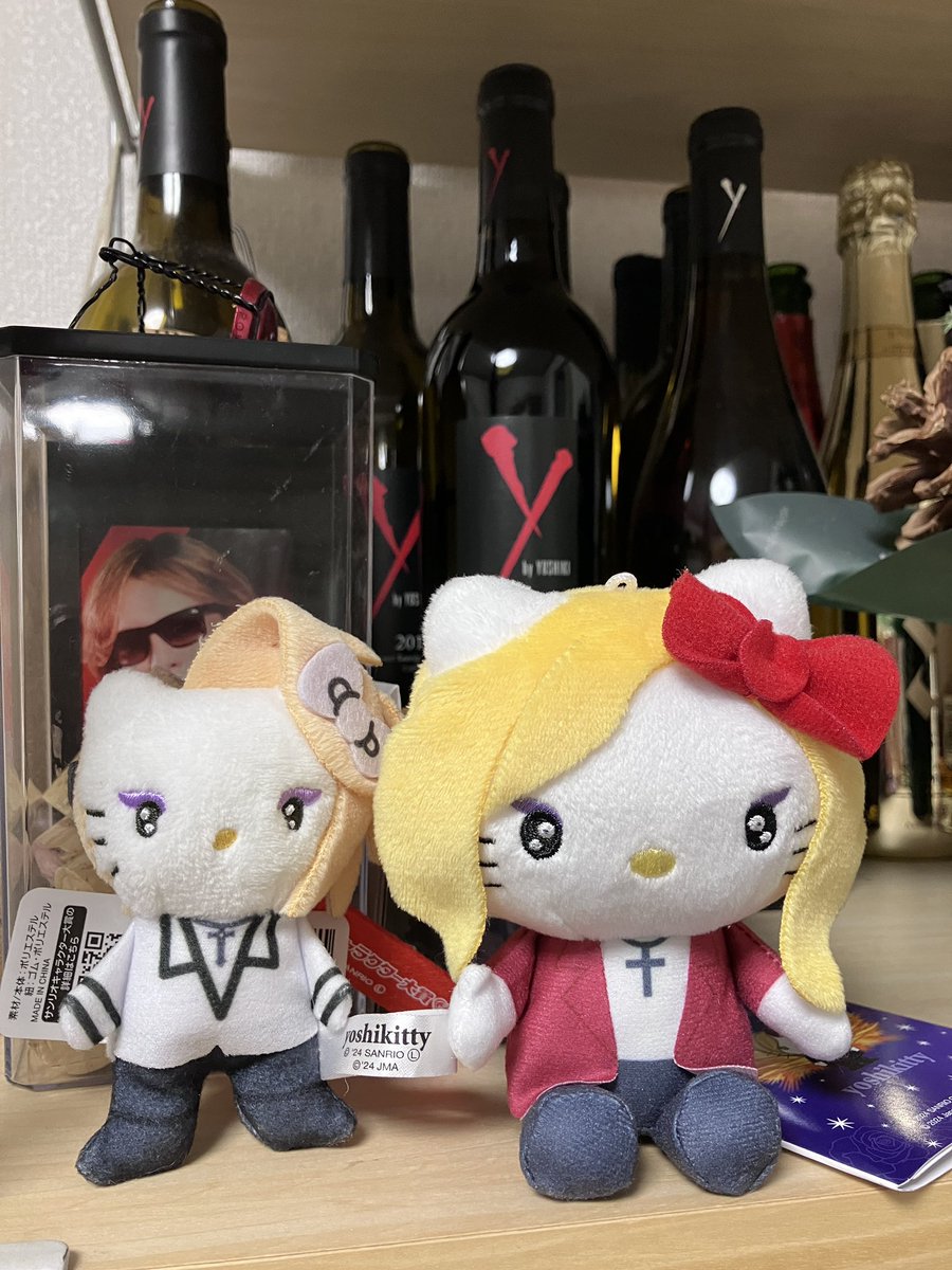 おととい手に入れたYoshikittyちゃん、思ったより大きかった🫢
#YOSHIKI
#yoshikitty 
<a href="/YoshikiOfficial/">Yoshiki</a> 
<a href="/yoshikitty/">yoshikitty</a>