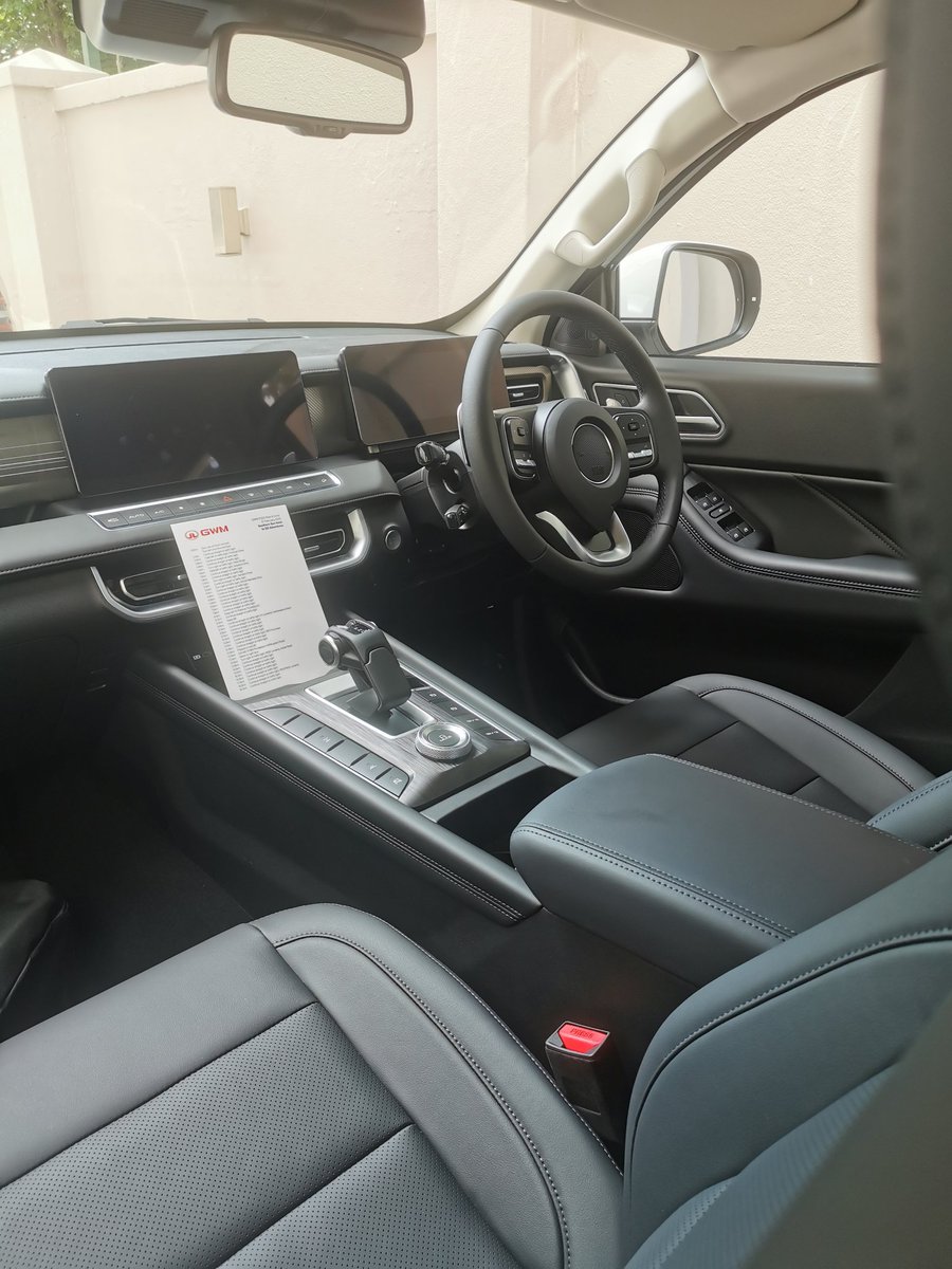 Lorenzio_bonani's tweet image. This @gwmsouthafrica_ P300 ticks a lot of  boxes in the way comfort, specification, ride, power 135kw 480nm 9AT and pricing, solid build as well,   #BringitOn New P300