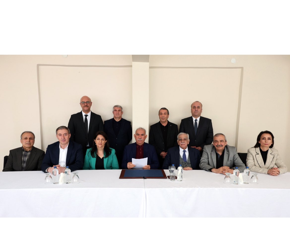 İmralı’dan ilk fotoğraf geldi 
#imralı #öcalan #çağrı #öcalançağrı #DEMParti