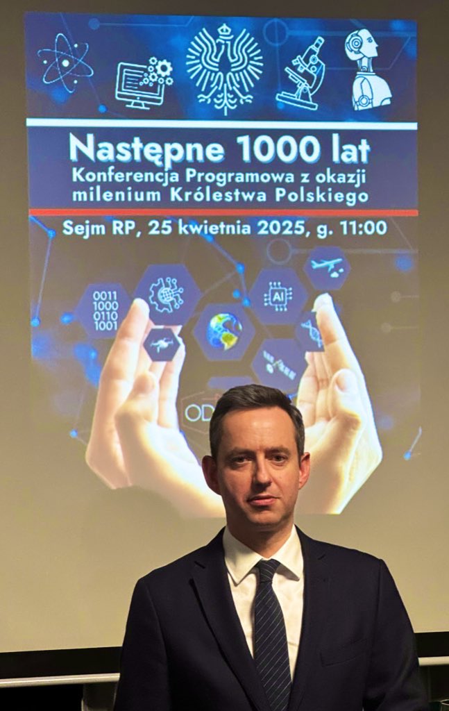 BochenskiCenter's tweet image. Tak było! Dzięki za zaproszenie! Trzymamy kciuki za ambitne plany 🤞🏻
Do zobaczenia 25 kwietnia! 
#milenium 👑🇵🇱