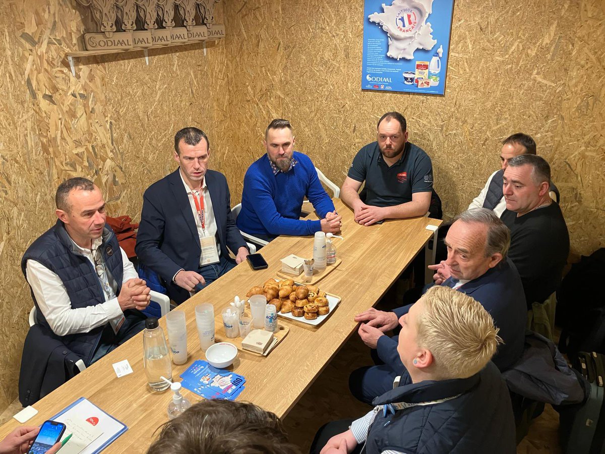 Sylvain Rousselet (@rousseletsyl20) on Twitter photo 📍Jour 2 au <a href="/Salondelagri/">Salon International de l'Agriculture</a>
Journée consacrée à des rencontres entre professionnels agricoles et élus pour pérenniser, voir développer, l’élevage et l’agriculture en <a href="/lamayenne/">La Mayenne, le Département</a>
<a href="/olivierrichefou/">Olivier Richefou</a> <a href="/FauconBenoit/">Benoît Faucon</a> 📍Jour 2 au <a href="/Salondelagri/">Salon International de l'Agriculture</a>
Journée consacrée à des rencontres entre professionnels agricoles et élus pour pérenniser, voir développer, l’élevage et l’agriculture en <a href="/lamayenne/">La Mayenne, le Département</a>
<a href="/olivierrichefou/">Olivier Richefou</a> <a href="/FauconBenoit/">Benoît Faucon</a>