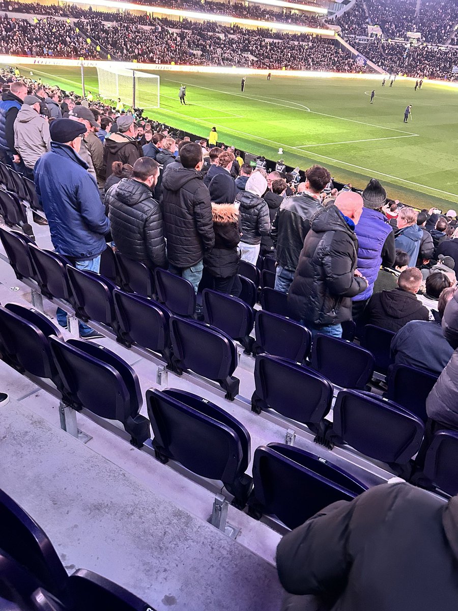 lori_lipscomb5's tweet photo. 5 minutes before kick off last night… never seen it so empty @SpursOfficial @SpursStadium @ChangeForSpurs  #Tottenham #TottenhamHotspur #coys #spurs #levy #LevyOut #ManCity https://t.co/HUxlXsGof9