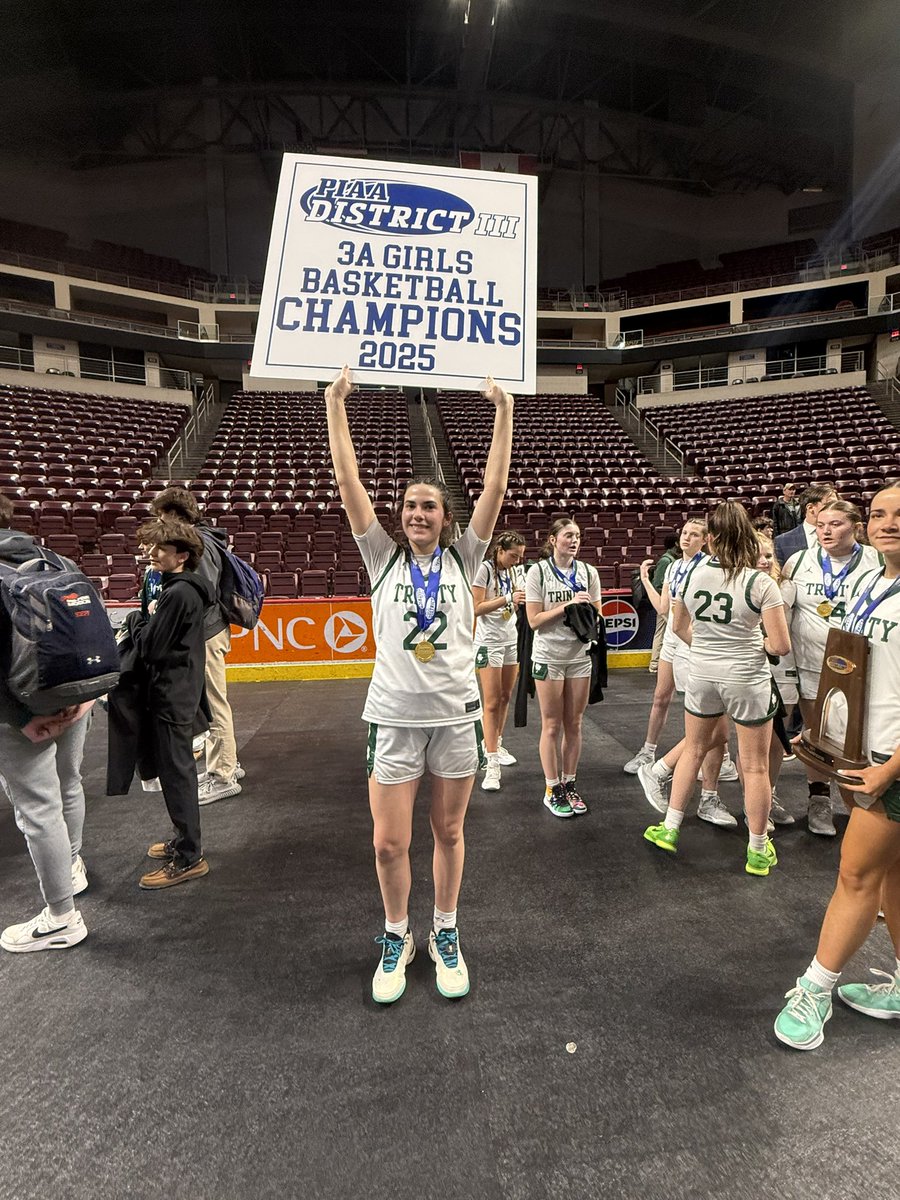 District champs!!!  ☘️💚🏀🥇🍫