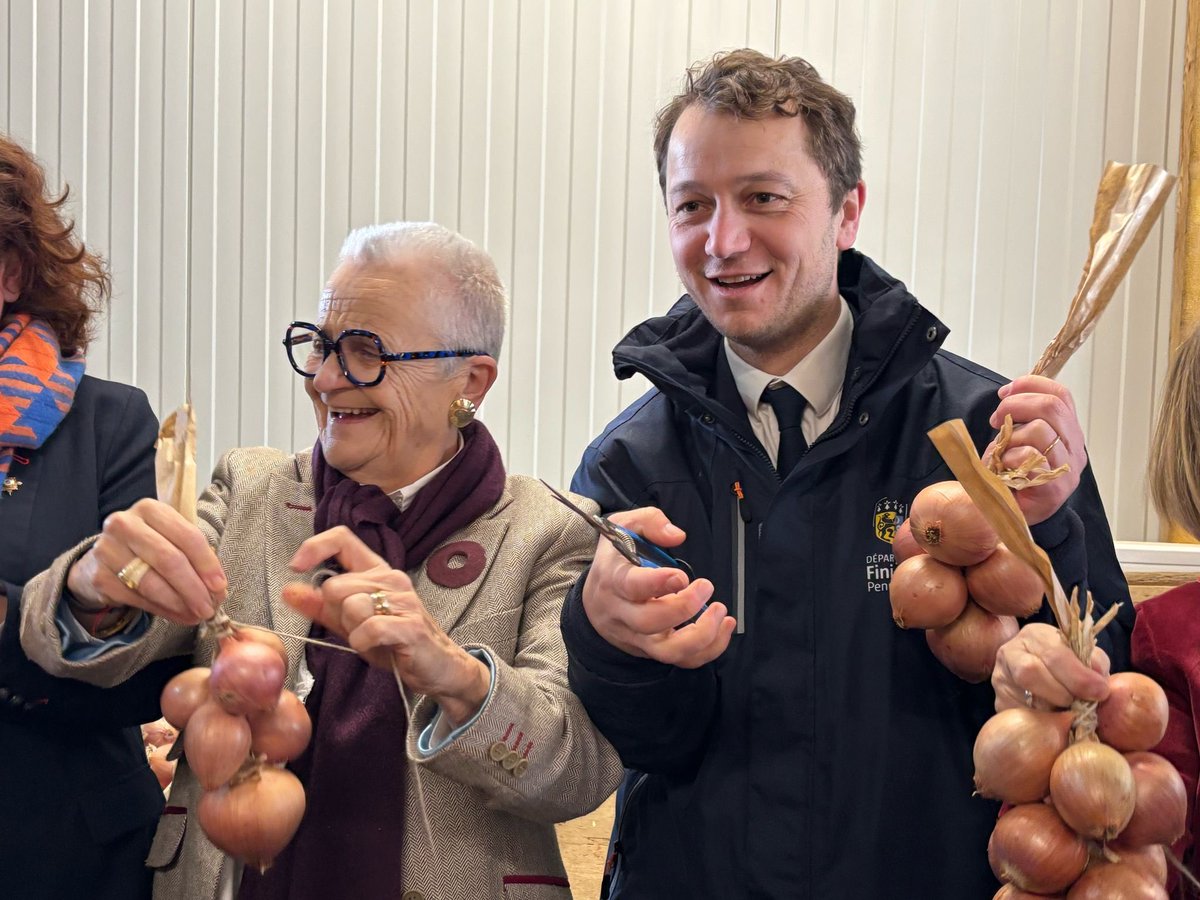 J’étais heureux d’accueillir à Roscoff la ministre en charge de la ruralité <a href="/FrancoiseGatel/">Françoise GATEL</a> pour lui présenter la « Charte d’installation en milieu rural » élaborée par le Département du <a href="/finistere_29/">Département du Finistère</a> avec les agriculteurs et les notaires. 

➡️ finistere.fr/actualites/le-…