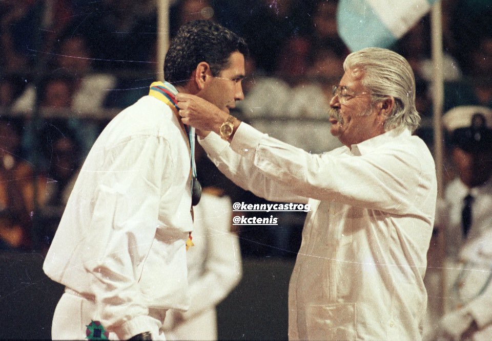 Kenny Castro (@kennycastrog) on Twitter photo #EfeméridesKCtenis feb 27, 1960 nació <a href="/AndresGomezGogo/">Andres Gomez</a> 🇪🇨 ídolo deportivo ecuatoriano.
*Rodrigo Borja presidente de #Ecuador lo condecora con la orden Nacional “Al mérito” tras ganar #RolandGarros 1990
*León Febres Cordero, ex pdte y alcalde de #Guayaquil el día de su retiro 1993 #EfeméridesKCtenis feb 27, 1960 nació <a href="/AndresGomezGogo/">Andres Gomez</a> 🇪🇨 ídolo deportivo ecuatoriano.
*Rodrigo Borja presidente de #Ecuador lo condecora con la orden Nacional “Al mérito” tras ganar #RolandGarros 1990
*León Febres Cordero, ex pdte y alcalde de #Guayaquil el día de su retiro 1993