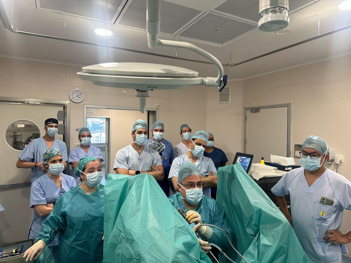 🚩Os mostramos las imágenes del último curso impartido por <a href="/fgomsan/">Fernando GomezSancha</a> en <a href="/ClinicaCEMTRO/">ClinicaCEMTRO</a> . Durante dos intensas jornadas el doctor ha mostrado a compañeros urólogos procedentes de Brasil su técnica de enucleación prostática en bloque HoLEP
<a href="/quanta_system/">Quanta Surgery</a>