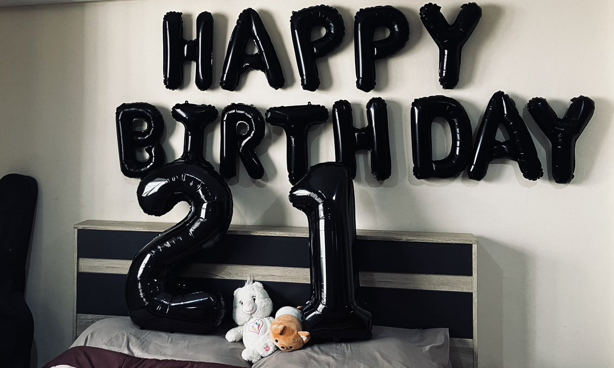 Dabiq_j's tweet image. แฟนเซอร์ไพรส์แบบชุดใหญ่ไฟระเบิด รักนะคะ 🎂🖤🎈@rubychaenie