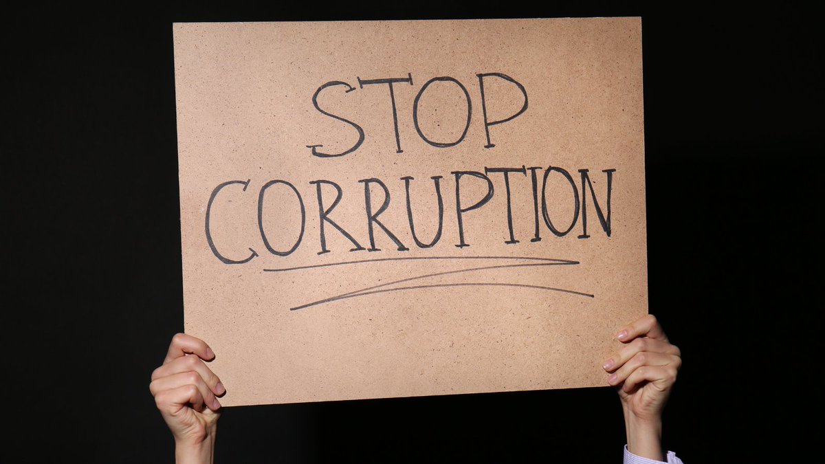 anticor_org's tweet photo. Anticor s’engage, grâce au soutien de ses adhérents, à combattre la #corruption qui ronge nos institutions. Actions en justice, plaidoyer, sensibilisation, rejoignez une association de citoyens convaincus qu’une démocratie saine est possible. Adhérez : https://t.co/VDnus6ftpq https://t.co/QEXHBlr9B3