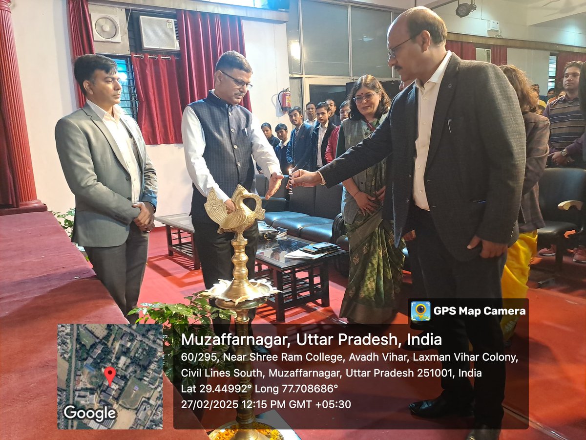 27.02.2025 को स्कूल डिजिटल स्किल प्रोग्राम के अंतर्गत जनपद के स्कूलों में छात्राओं को डिजिटल साक्षर  हेतु एक वर्कशॉप का आयोजन डॉ0 प्रभात कुमार IAS, जिलाधिकारी, संदीप भागिया मुख्य विकास अधिकारी और जिला बेसिक शिक्षा अधिकारी के निर्देशन में श्रीराम कॉलेज के ऑडिटोरियम में कराया गया।