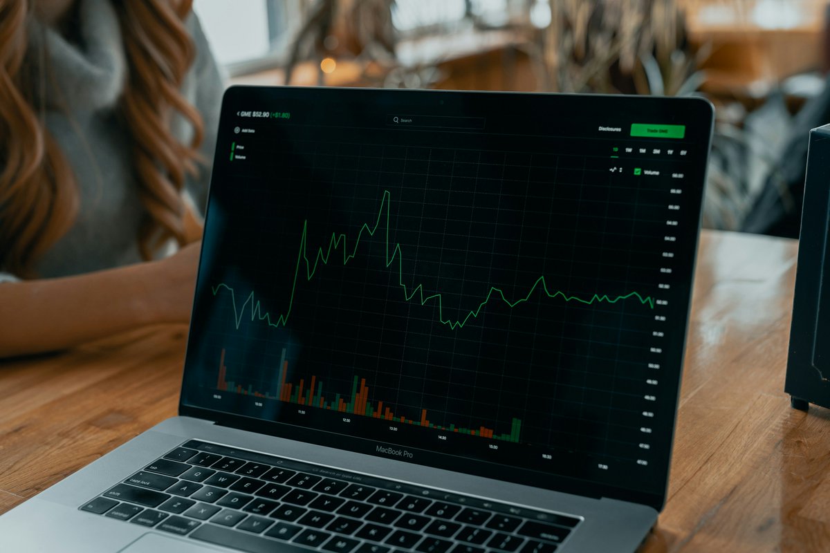 In our latest Topic of the Month article, our analysts consider the themes we might see emerge in 2025, from the corporate bond market to the outlook for the US and the UK.

Read more in the Winter 2025 issue of 1875: bit.ly/3Xkzdln

#Investing #Investments