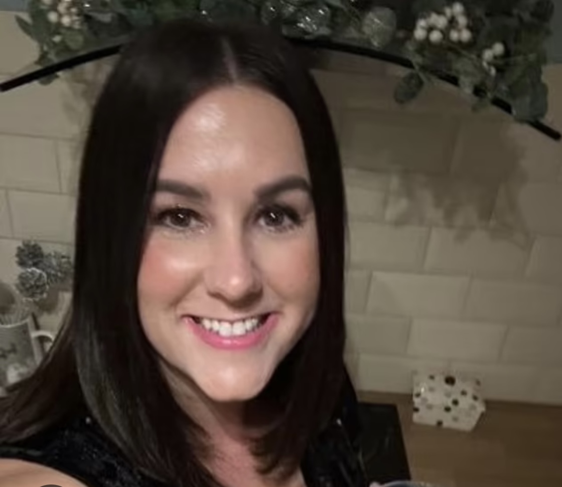 FREE LUCY CONNOLLY 

She didn’t physically hurt anyone 
The tweet was deleted 

She shouldn’t be rotting in jail for years if a Labour MP avoids jail for physically attacking someone 

Free her now. #freelucyconnolly