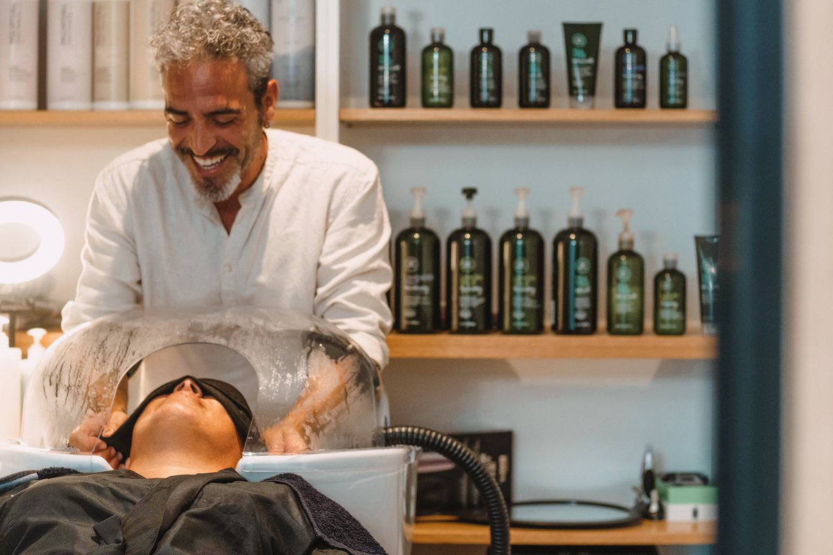 Now you have an exclusive space for luxury #hairdressing and scalp treatments, tailored to you and led by Javier Antúnez and David Forte. When are you coming? 💇

📝 Info: bohemia-grancanaria.com/en/javier-antu…