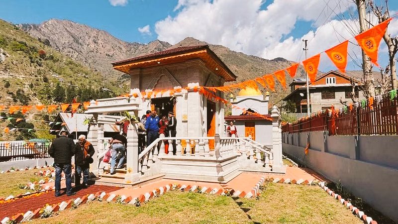 sonutomm's tweet image. The transformation of the corridor of Baba Vishwanath is a shining example of PM @NarendraModi ji&apos;s vision for a New India! His efforts to preserve our spiritual heritage are truly 9 inspiring. #ModiForNewIndia