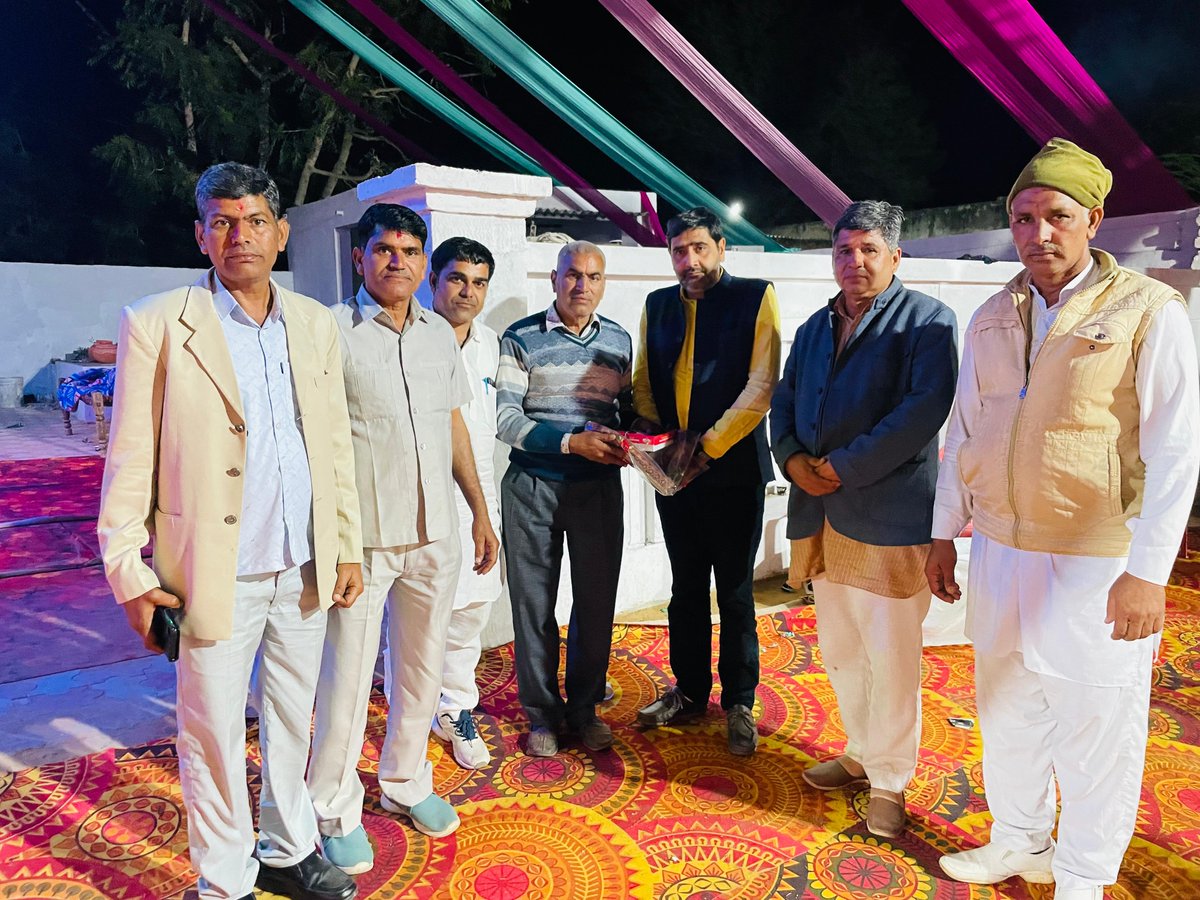 आज भाजपा नेता विवेक पुनिया ने विधानसभा क्षेत्र सादुलपुर के विभिन्न गांवों में अलग अलग वैवाहिक कार्यक्रमों में शामिल होकर शुभकामनाएं प्रेषित की। आप सभी के द्वारा दिए गए सम्मान के लिए आपका हृदय से आभार।
<a href="/BJP4India/">BJP</a> <a href="/BJP4Rajasthan/">BJP Rajasthan</a> <a href="/bjp4churu/">BJP CHURU</a> 
#bjp4india #bjp4india