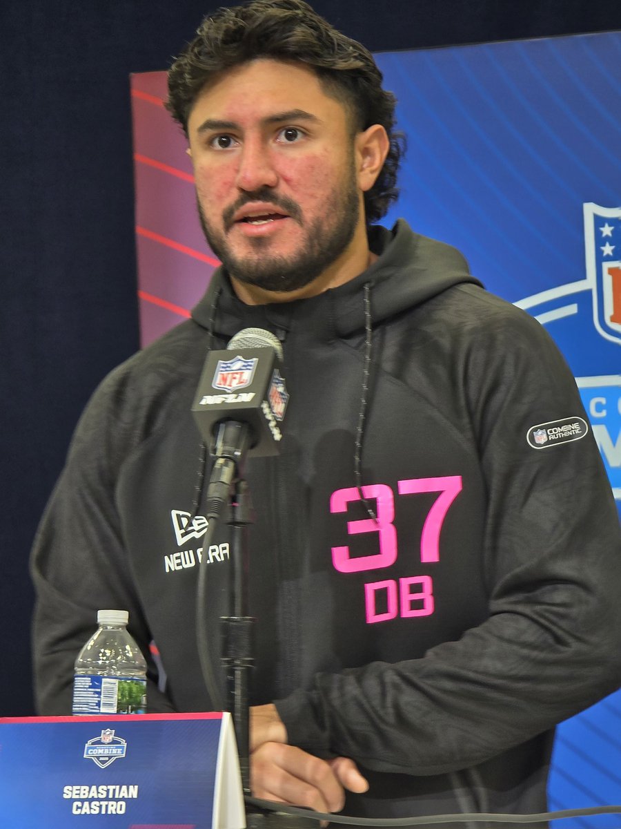 Iowa safety Sebastian Castro has met with the Bears. Castro said the #Bears wanted to talk ball to discuss his football knowledge. 

Castro went to school at Harold L. Richards High School in Oak Lawn and grew up a Bears fan.