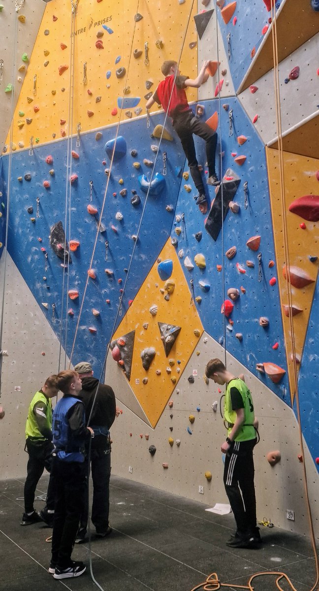 HealingAcademy1's tweet photo. Well done to our GCSE PE pupils on their rock climbing assessment today in Lincoln. They demonstrated excellent flexibility and strength in climbing, and exceptional communication during belaying.
#teamhealing 
#highperformanceacademy 
#gcserockclimbing https://t.co/JyPH3OMk2s