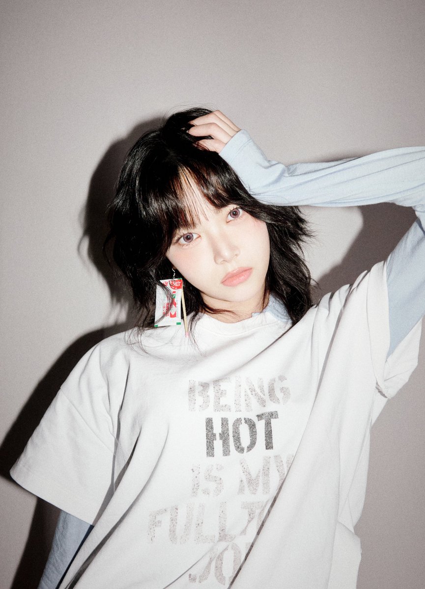 LE SSERAFIM 5th Mini Album 'HOT'
Weverse Albums ver. PHOTO
#HONGEUNCHAE #홍은채

2025.03.14 1PM (KST) | 12AM (ET)

💿 Pre-save &amp; Pre-order
le-sserafim.lnk.to/HOT

#LE_SSERAFIM #르세라핌
#LE_SSERAFIM_HOT