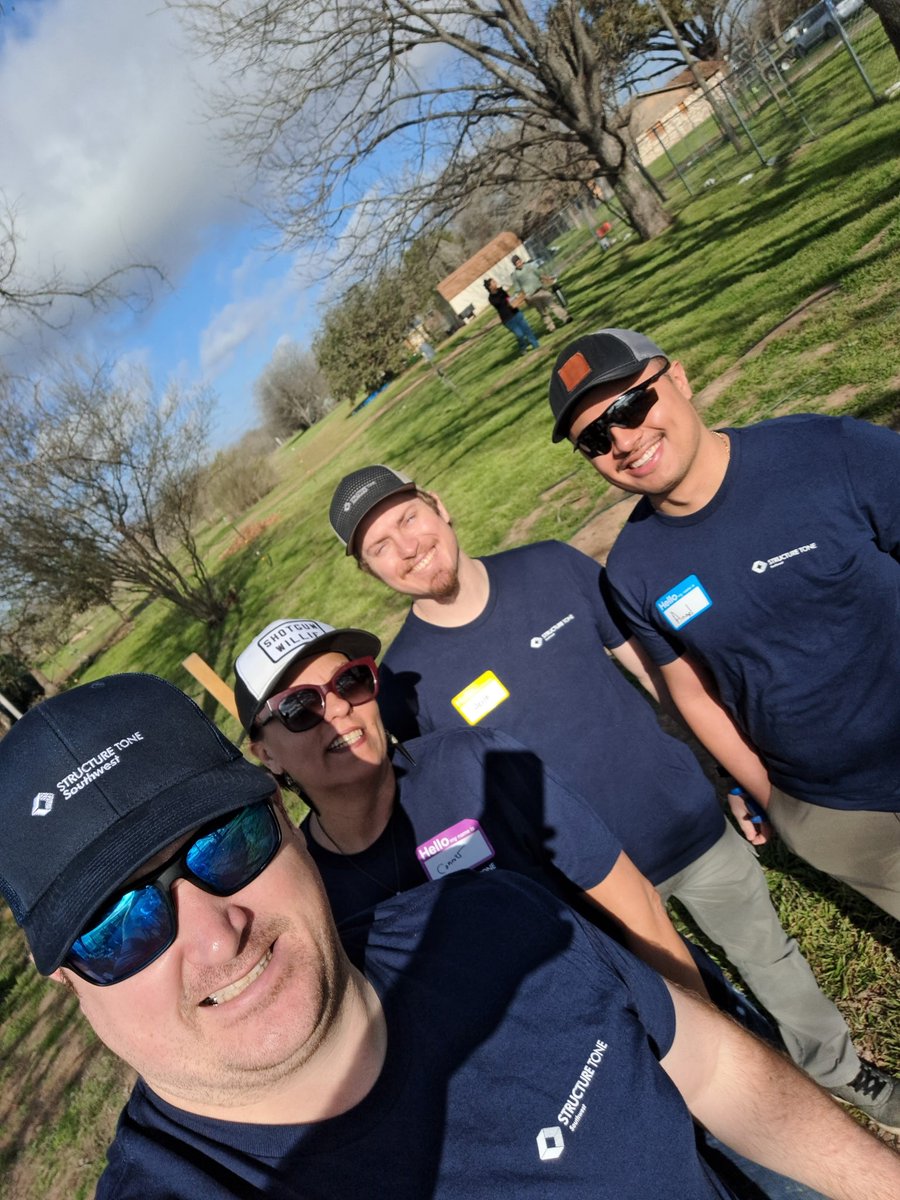 Rooted in community, growing through service! 🌳

Our #Austin team teamed up with <a href="/TreeFolks/">TreeFolks</a> to plant trees and give back. TreeFolks empowers communities to create a greener, healthier future, and we were proud to branch out and support their mission!

#TreeFolks #CommunityGrowth