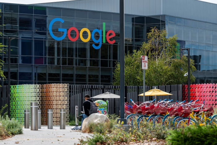 glenngabe's tweet photo. WSJ article about Google's site reputation abuse manual actions (after revising its spam policy) -> Google Search Changes Upend Publishers’ Product-Review Sites

"And some freelancers, hoping to avoid getting blacklisted by skittish publications, have asked to remove their bylines from articles on sites that were flagged by Google, according to people familiar with the requests."

"Google said it isn’t targeting sites based on a roster of freelancers, and has no such list."

“Freelancers are a huge part of the product-journalism industry,” said Adam Doud, who averaged $1,500 to $3,000 a month with assignments for Forbes Vetted and CNN Underscored, supplementing a freelance editor job at SlashGear, a tech, automotive and gaming site. “The most infuriating part of the whole thing is there is absolutely no recourse.”" https://t.co/Abn1hlVnXQ