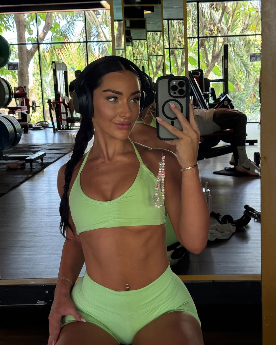 baeekacey's tweet photo. Do you like my body? https://t.co/u9Lm0F25Ox