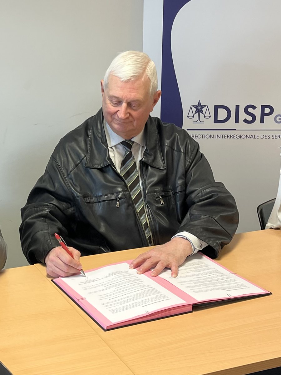 🤝𝗥𝗲𝗰𝗼𝗻𝗱𝘂𝗰𝘁𝗶𝗼𝗻 𝗱𝗲 𝗹𝗮 𝗰𝗼𝗻𝘃𝗲𝗻𝘁𝗶𝗼𝗻 𝗮𝘃𝗲𝗰 𝗹𝗮 𝗗𝗜𝗦𝗣  Grâce à une collaboration étroite entre le mouvement sportif et les institutions pénitentiaires, cette initiative offre aux détenus une précieuse opportunité d'insertion par la pratique sportive.