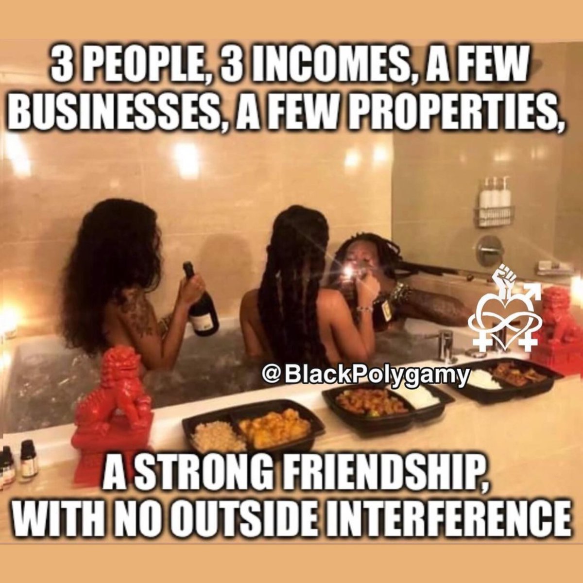 BlackPolygamy's tweet image. 💞🧍🏾‍♂️👭🏽 #Polygamy #2Wives #3Wives HusbandSharing