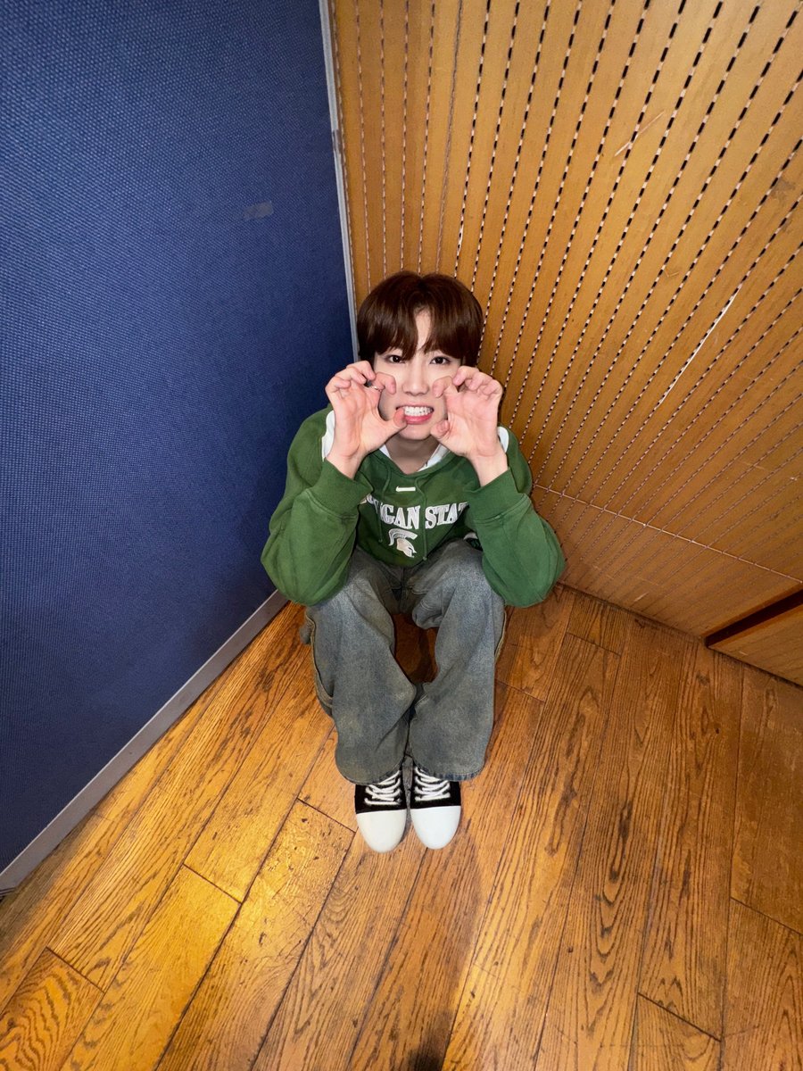 official_arrc's tweet photo. [#vitaminAndy]
hello~💚

#ARrC #아크
#ANDY #앤디 https://t.co/sMpYnEDLyj