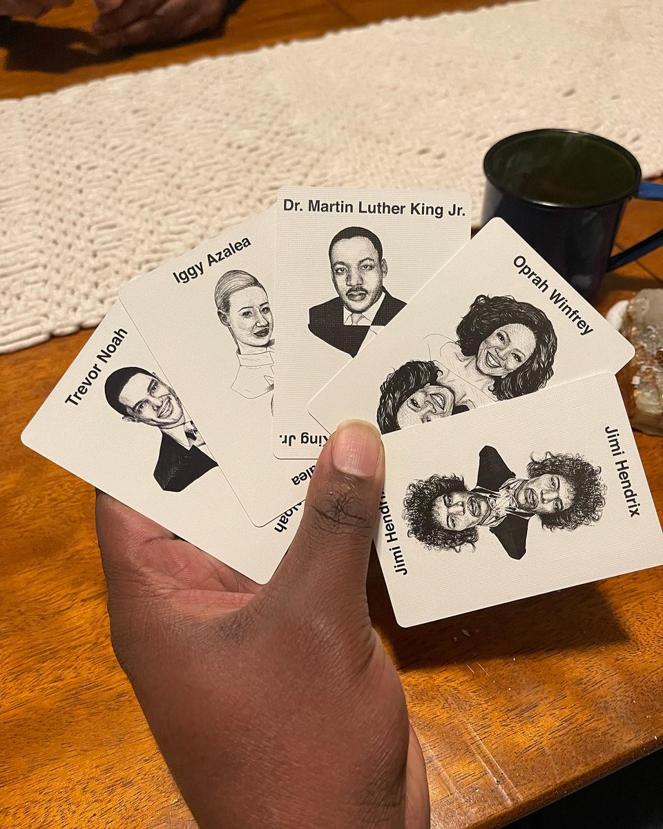 How Many books you see?
( #📷 @brontezpurnell )