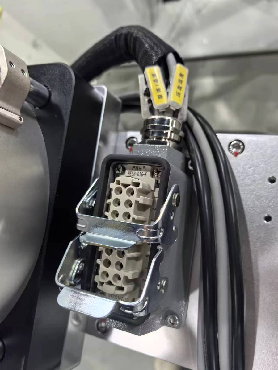 faselectronics's tweet image. 🔗 Heavy-Duty Connectors | Fast &amp;amp; Reliable 🚀

Pre-installed for quick connection &amp;amp; high integration—minimizing downtime, optimizing space, and built to last.

#IndustrialConnectivity #HeavyDutyConnectors #SmartManufacturing #Automation 
#IndustrialAutomation