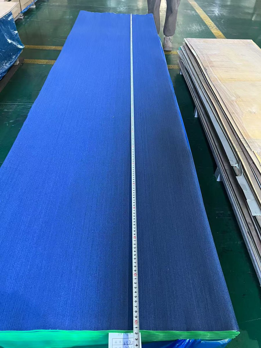 Blue Reconstituted Veneer 
Customized order for European market.

woodenave.com/engineered-ven… 

#reconveneer #interiordesign #compositedwood #furniture #woodveneer #reconstitutedveneer #interior #triplay #furnituredesign #engineeredveneer #chapasdemadera #chapasprecompuestas