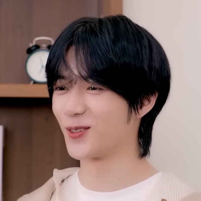 범규 ㅇvㅇ 이렇게 웃는거 진짜 귀여워