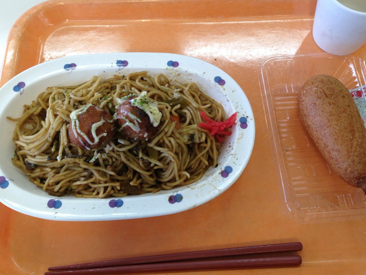 「学食」
"school canteen"

#焼きそば
#アメリカンドック
#懐かしい
#FriedNoodles
#AmericanDog
#nostalgic