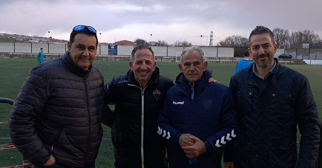 🤝 VISITA |

▶️ Presencia federativa durante el pasado fin de semana en los siguientes encuentros:

👤 Carlos Camacho (adjunto delegado provincial de Ciudad Real)
🆚 CD Piedrabuena - Pozuelo CF

#somosCLM | #fútbolCLM