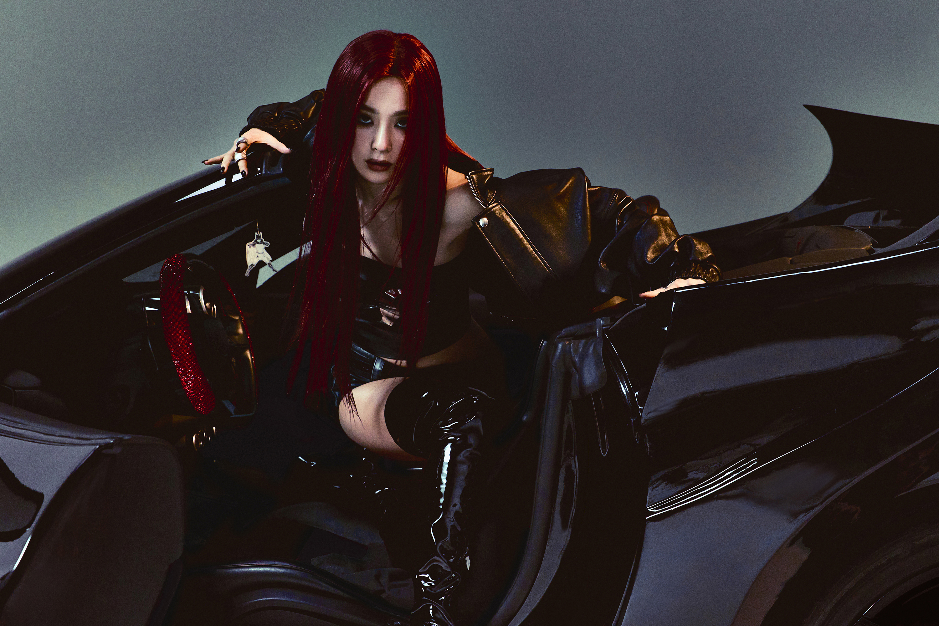 GkzZiJ9agAA_Oz8?format=jpg&name=4096x4096