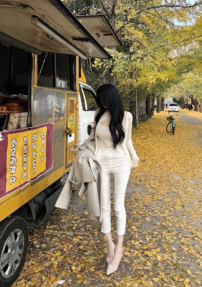 silvereeun's tweet photo. 오랜만💕 안온 사이에 살이 많이 빠졌어요💕 오빠가💕 다리가 뚱뚱하면 여성스럽지 않다고💕 여러분들은 얇은 다리가 박기 좋아요💕 아님 얇은 다리가 잡고 박기 좋아요?💕

#여왕 #여왕깨기 #여성화 #정신개조 #능욕 #넷카마 https://t.co/IWARrfWk7D