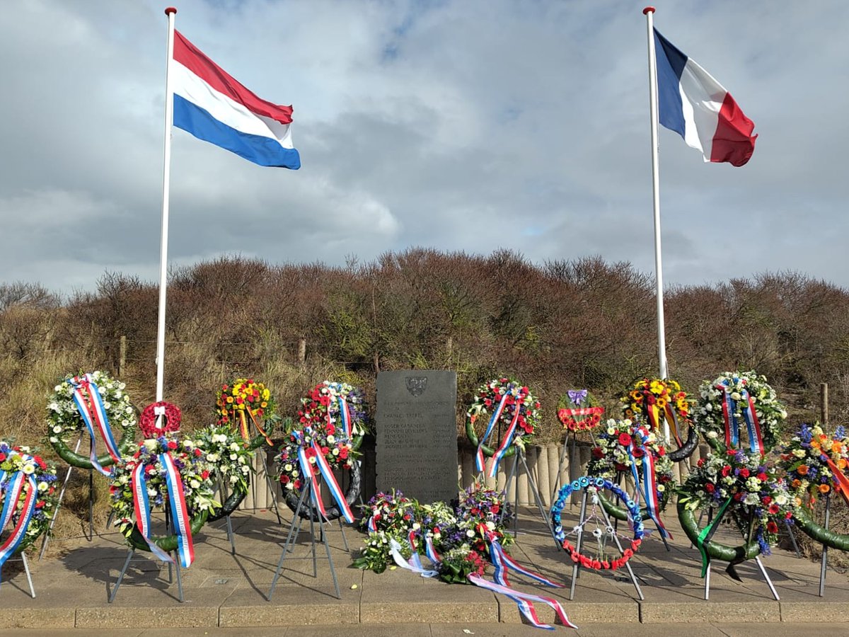🇫🇷 Commémoration de Wassenaar : ensemble, nous rendons hommage à ceux tombés pour notre liberté.
🇳🇱 Herdenkingsplechtigheid in Wassenaar: samen eren wij degenen die vielen voor onze vrijheid.