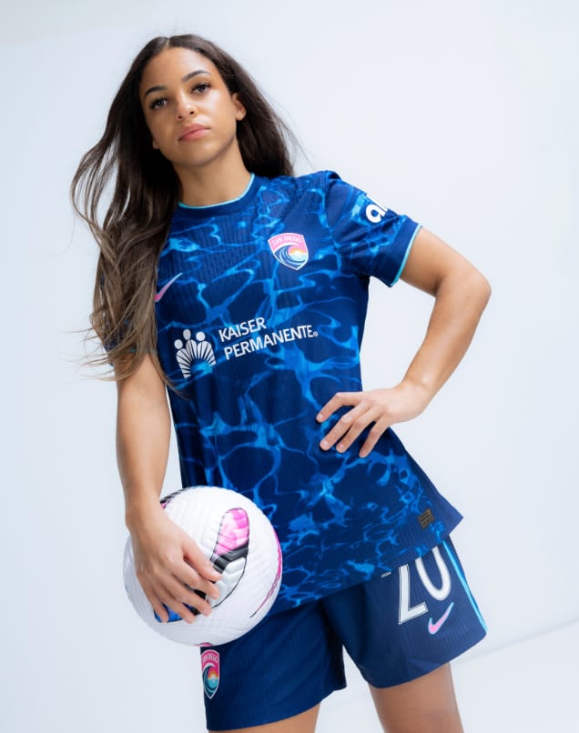 NaCaraDoGOAL's tweet photo. 🇺🇸1️⃣ @thekccurrent

🇺🇸2️⃣ @sandiegowavefc

🇺🇸3️⃣ @reignfc

🇺🇸4️⃣ @wearebayfc

📸 @NWSL/@nikefootball https://t.co/ptHtC720A4