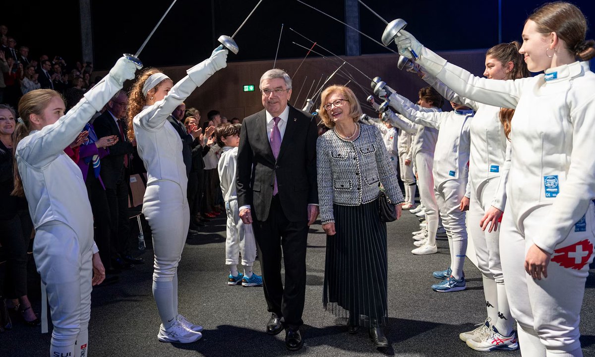 iocmedia's tweet image. IOC President Thomas Bach honoured in Lausanne 🇨🇭

He received the highest distinctions from the City of Lausanne &amp;amp; the Canton of Vaud, recognising his deep engagement with the region.

A tribute to his leadership &amp;amp; dedication to sport. 👏

Learn more 👇 

olympics.com/ioc/news/ioc-p…