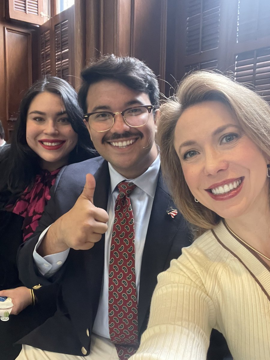 On the Senate floor this morning, in SUPPORT of SB 19… Banning Taxpayer Funded Lobbying with <a href="/joelcastrotx/">Joel Castro</a> and <a href="/NatividadSosa/">Natividad Sosa</a> 

Tax dollars should NEVER be used for political purposes and weaponized against taxpayers. <a href="/TexasAFP/">AFP - Texas 🇺🇸</a> and <a href="/LIBRETexas/">LIBRETexas</a> are proud to support