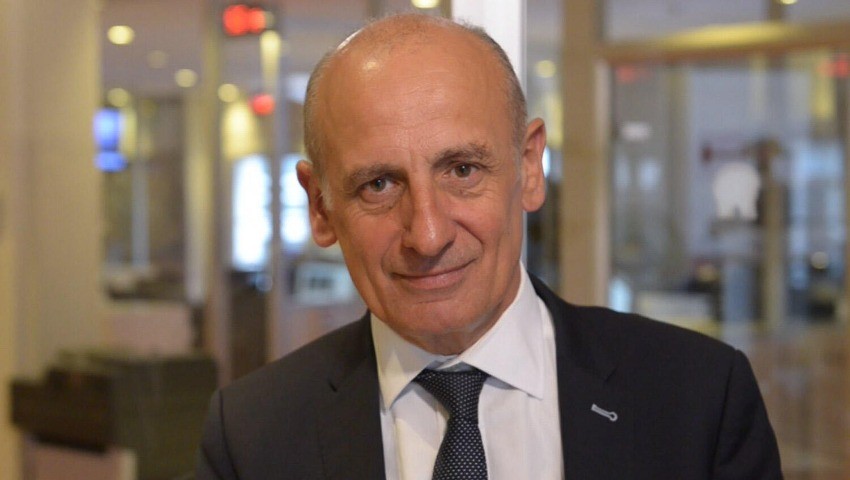 En l'espace de 2 minutes, Jean-Michel Aphatie a mis à bas 200 ans de silences gênés et de mensonges d'une France encore imprégnée d'un relent colonialiste.
Force à lui pour ce coup de maître !