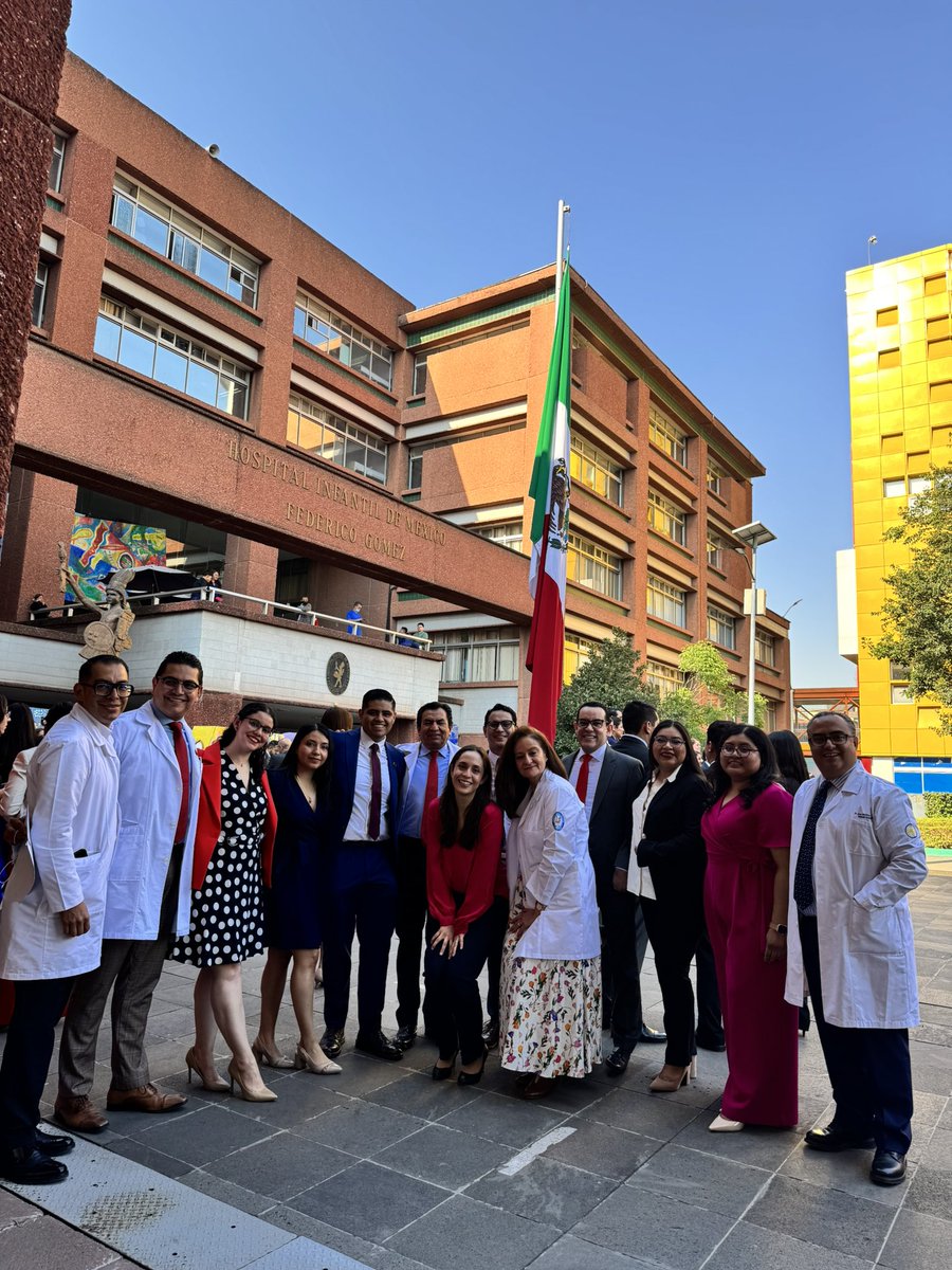 DocJCRomo's tweet photo. Una nueva generación de Nefrólogos Pediatras. Excelentes médicos, pero sobre todo excelentes personas. #NefroHIM #HIMFG #Nefrología @IPNA_PedNeph @Alanepe1 https://t.co/d0mmz9v1mQ